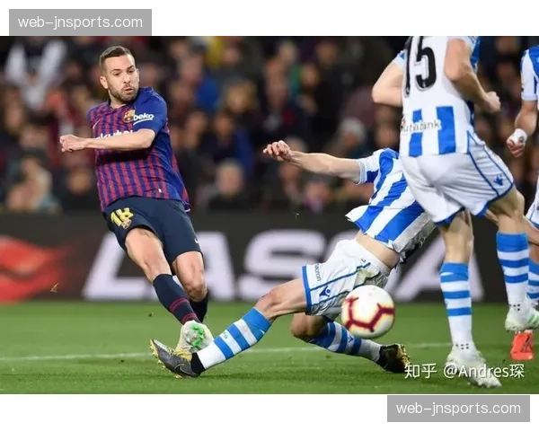 开球直接踢出边线战术增多 前场界外球成新武器